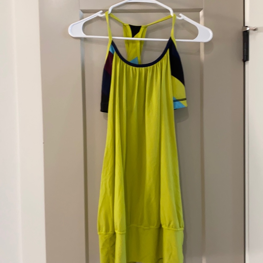 Lululemon tank with built in bra